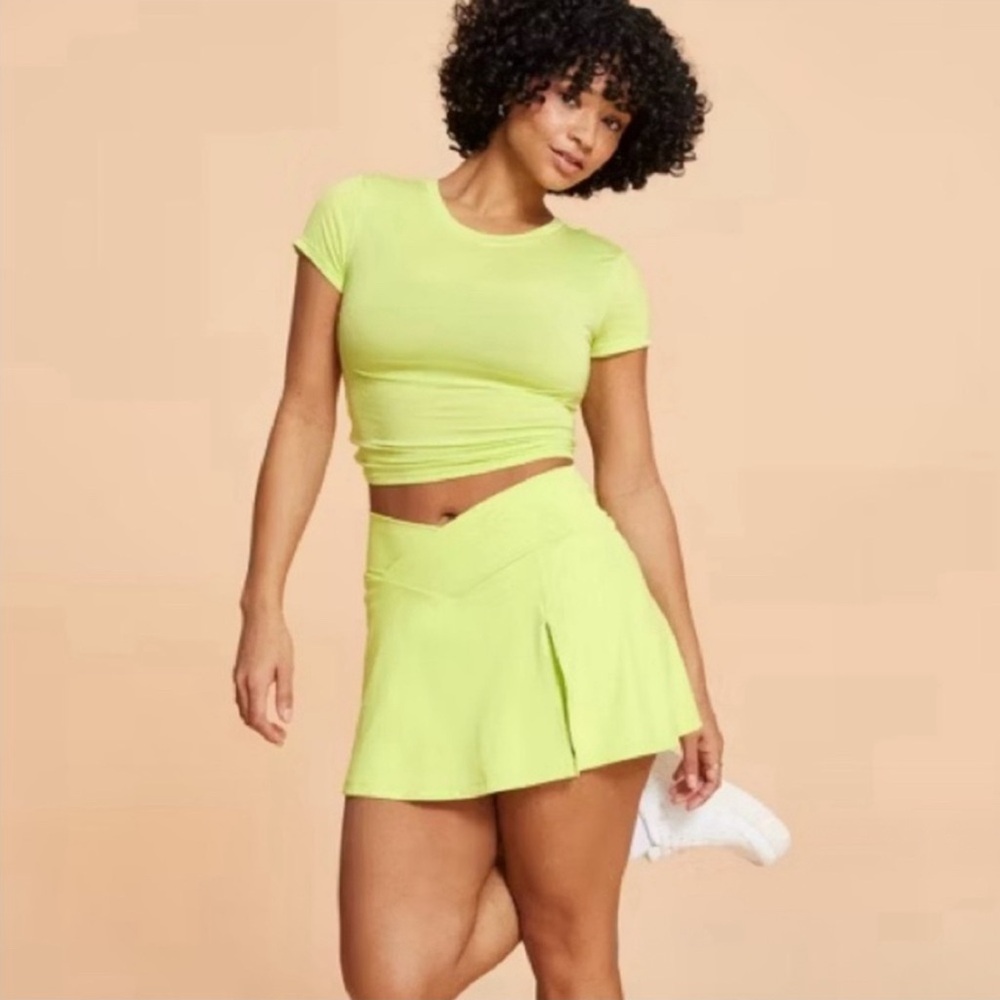 Blogilates Criss Cross Slit Skort - Limeade